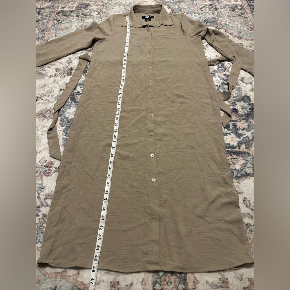 DKNY shirt dress with belt. Size 6. - Picture 11 of 11